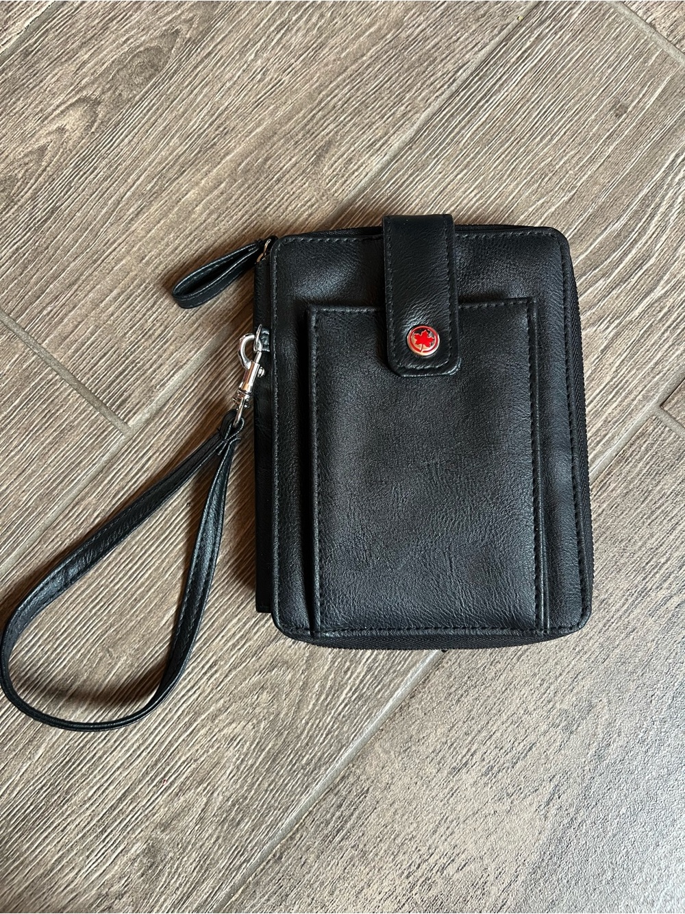 Air Canada Black Passport Travel Wallet Wristlet Organizer Red Maple Leaf